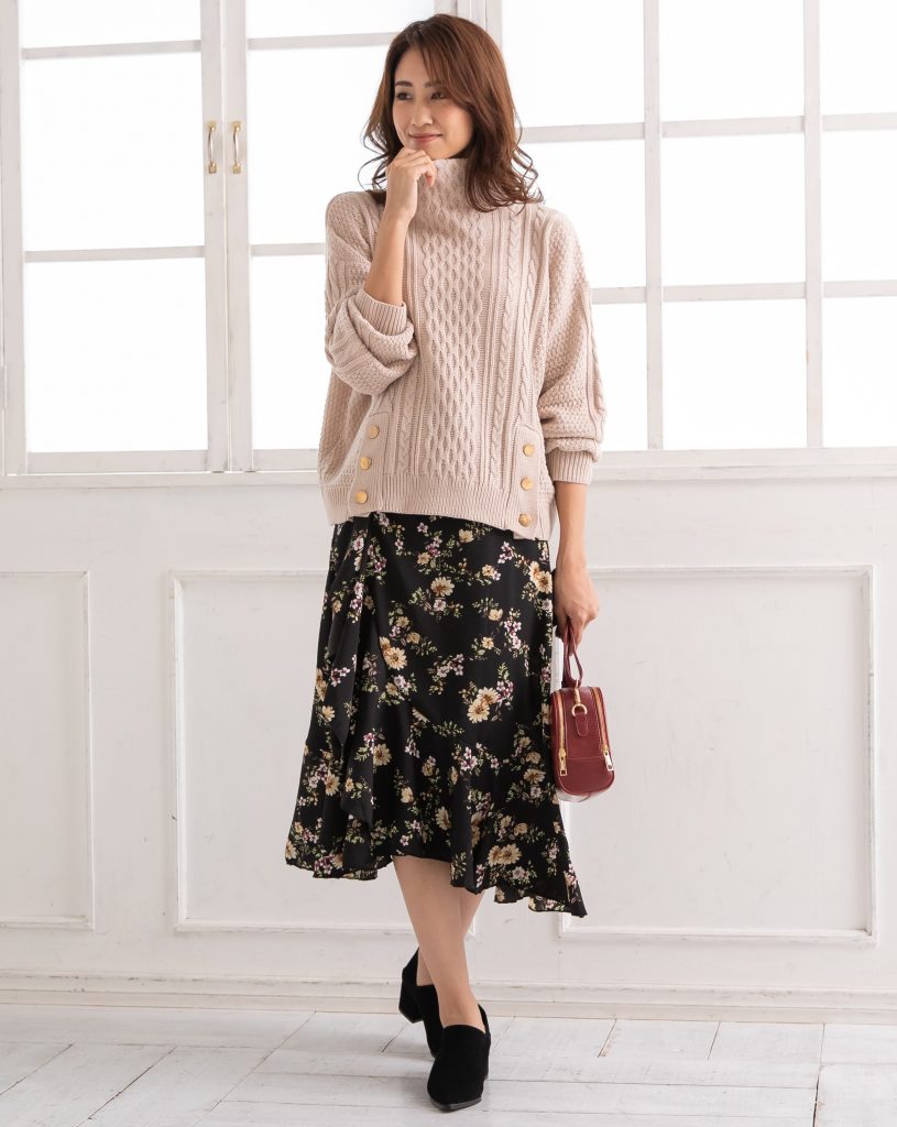 冬のおしゃれを華やかに見せる 花柄スカートコーデ 洋服アレコレ
