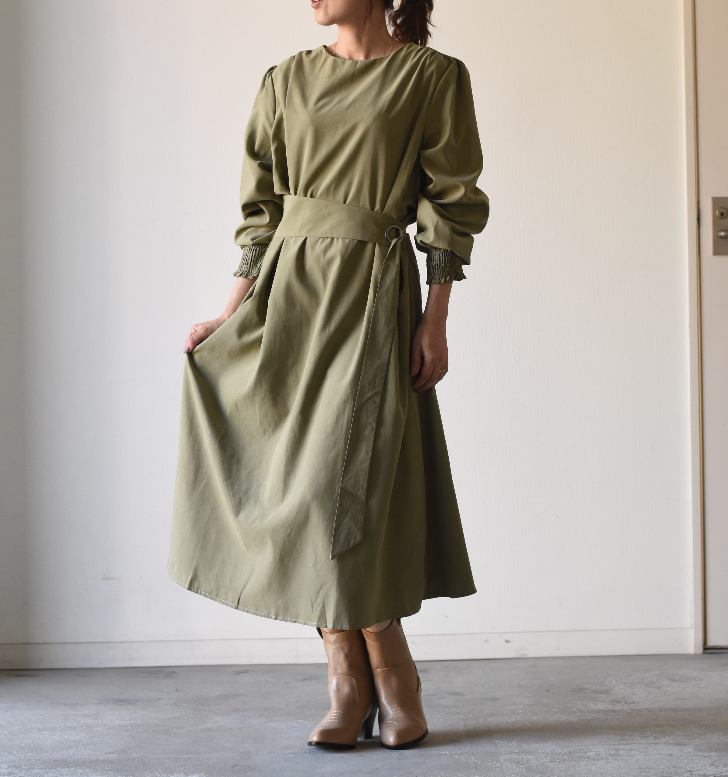 一枚で着映えするワンピースで秋のお出かけスタイル 洋服アレコレ