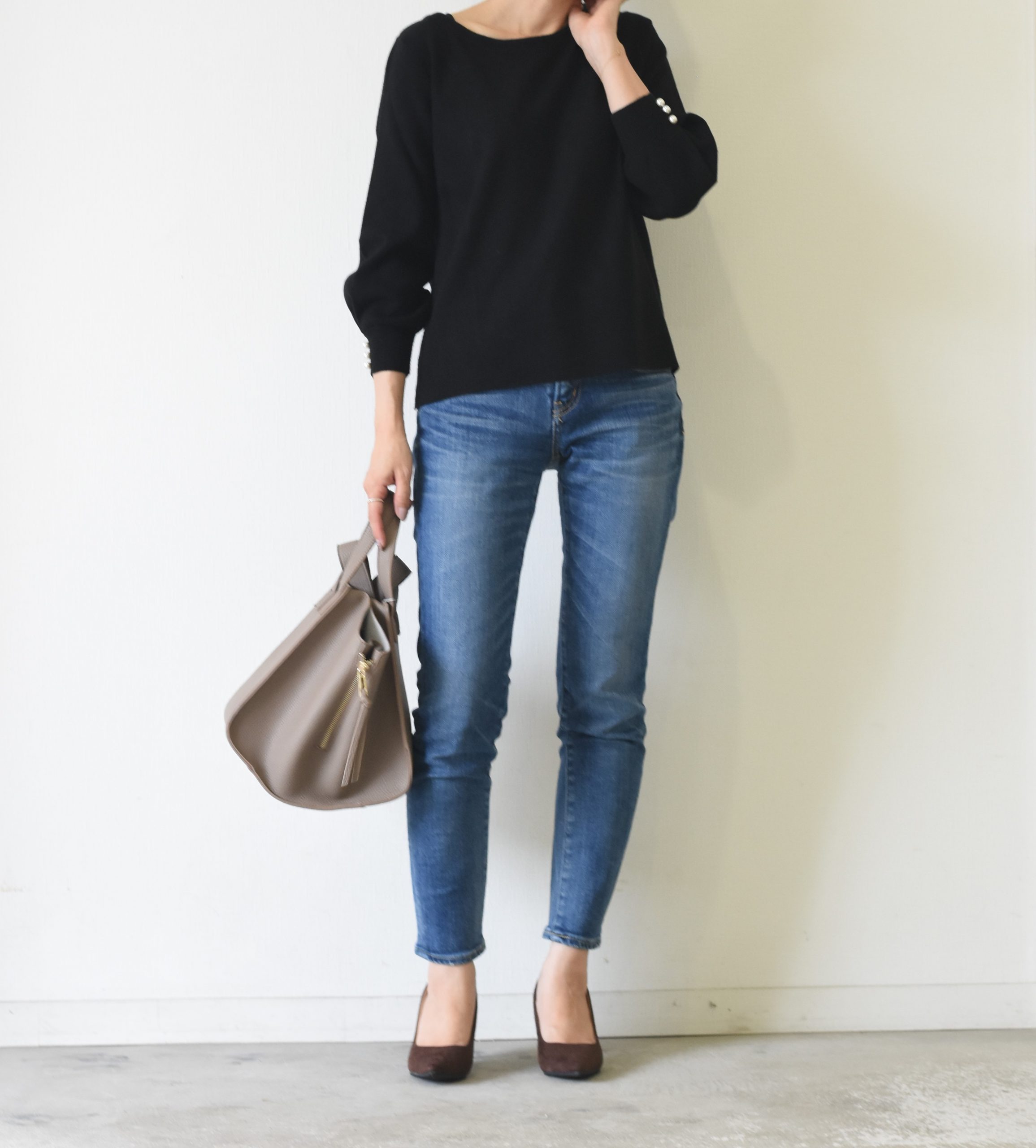 黒トップスでつくる大人のデニムコーデ 洋服アレコレ 黒トップスでつくる大人のデニムコーデ 洋服アレコレ