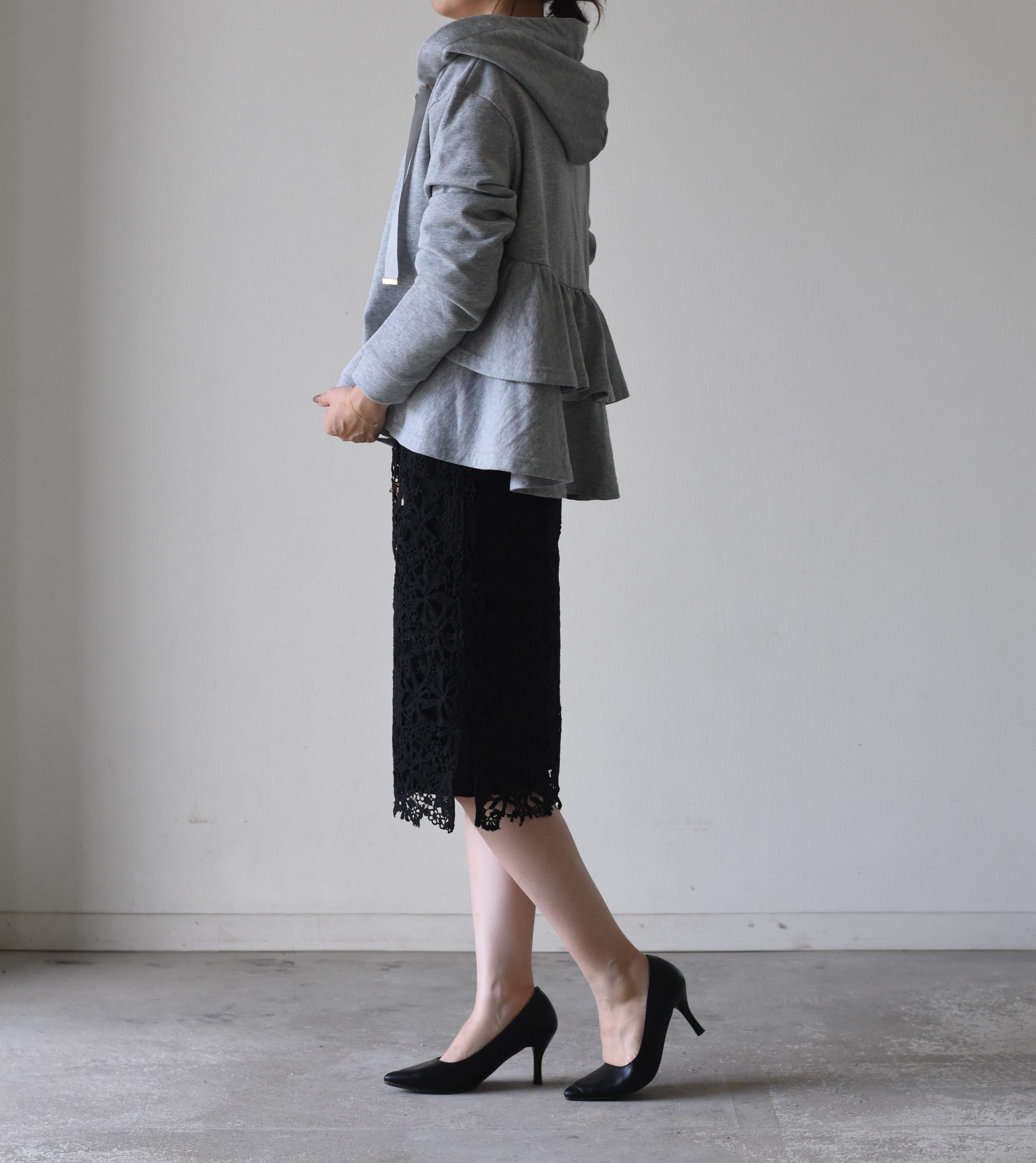 フェミニン派さんでもトライしやすい デートにもおススメのパーカーコーデ 洋服アレコレ フェミニン派さんでもトライしやすい デートにもおススメのパーカーコーデ 洋服アレコレ