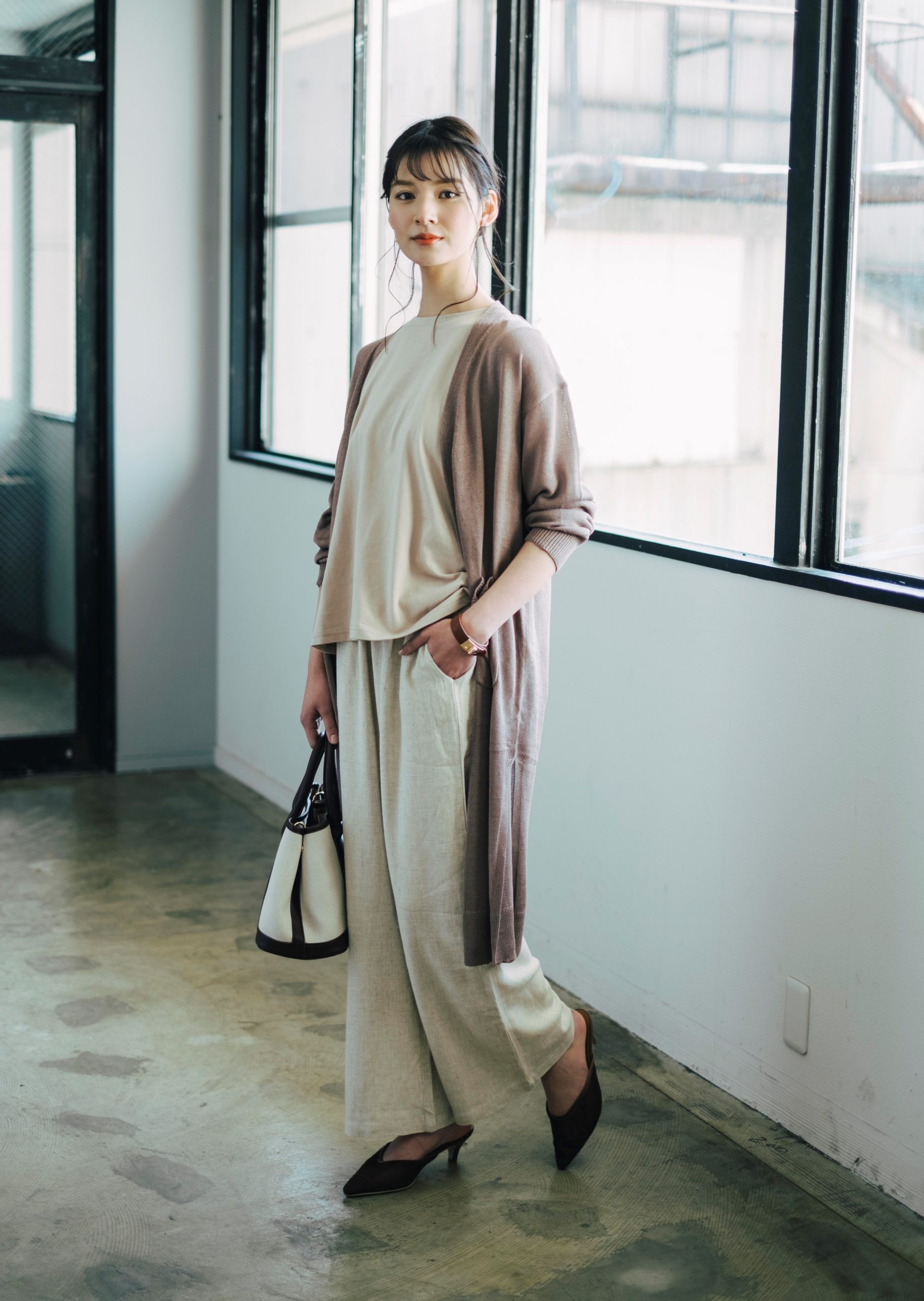 大人女性を素敵に見せてくれる♡ベージュカラーで即こなれロング  