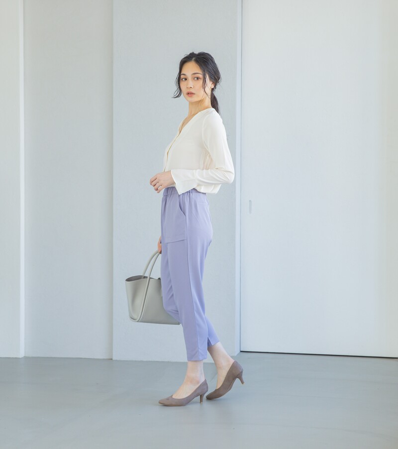 どんなアイテムとも馴染むベージュパンプスを使ったカラーパンツコーデ 洋服アレコレ