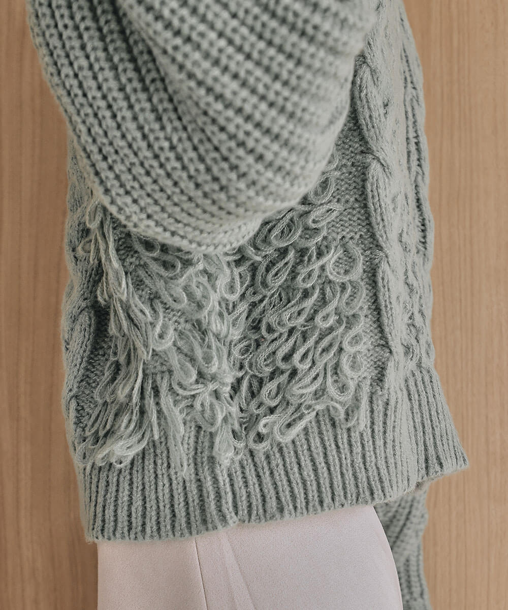 スウェットパーカーで軽やかに仕上げるスポーティフェミニンコーデ3